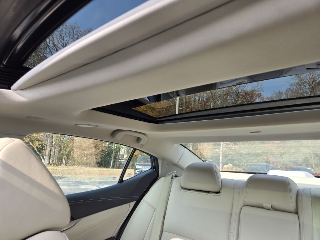 2019 Nissan Maxima Image 16