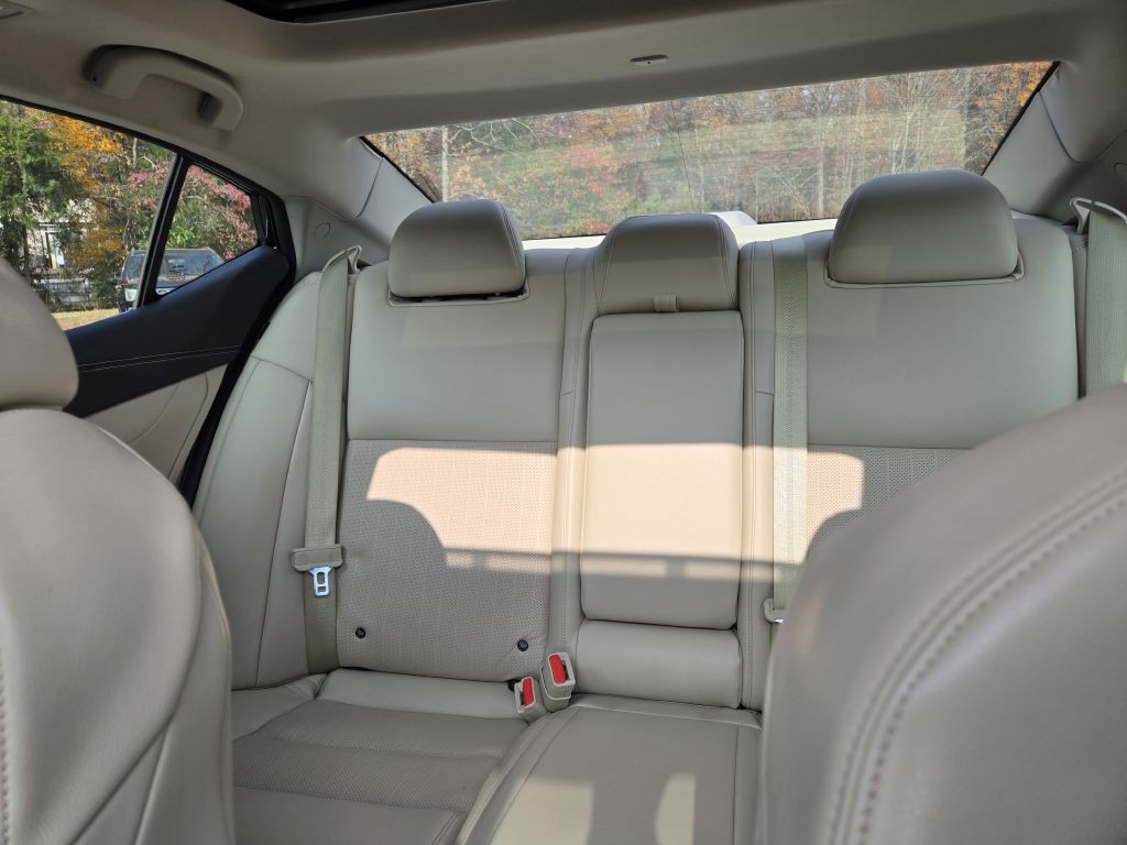 2019 Nissan Maxima Image 17