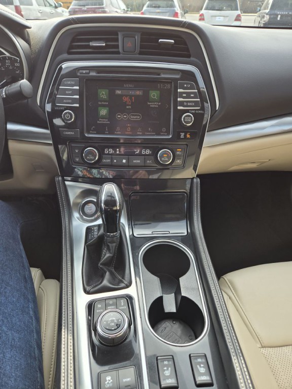 2019 Nissan Maxima Image 23