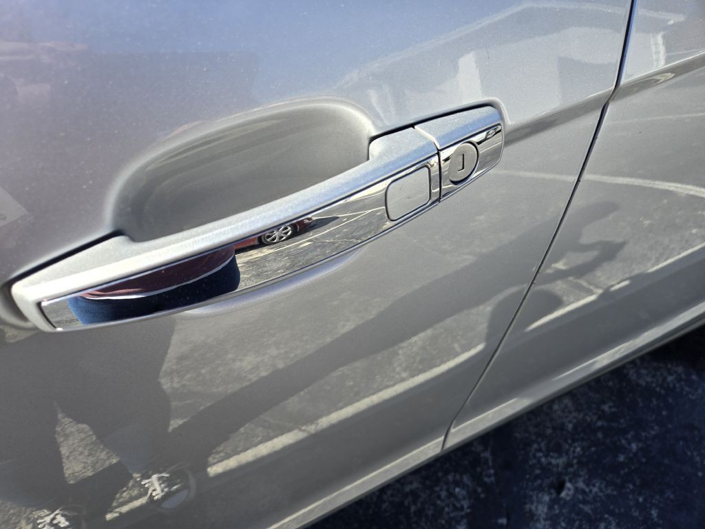 2011 Cadillac SRX Image 10