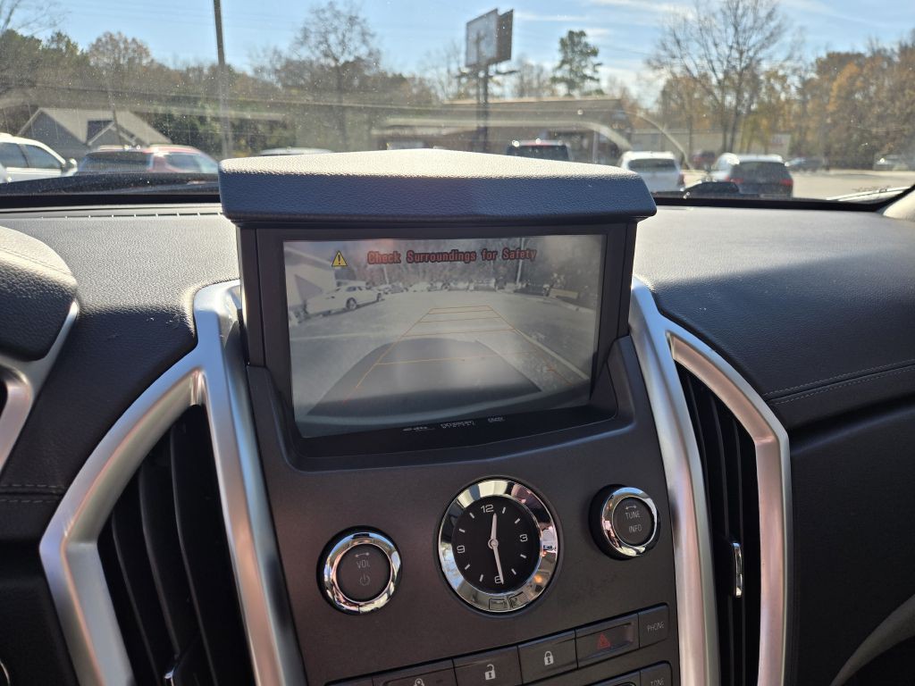 2011 Cadillac SRX Image 16