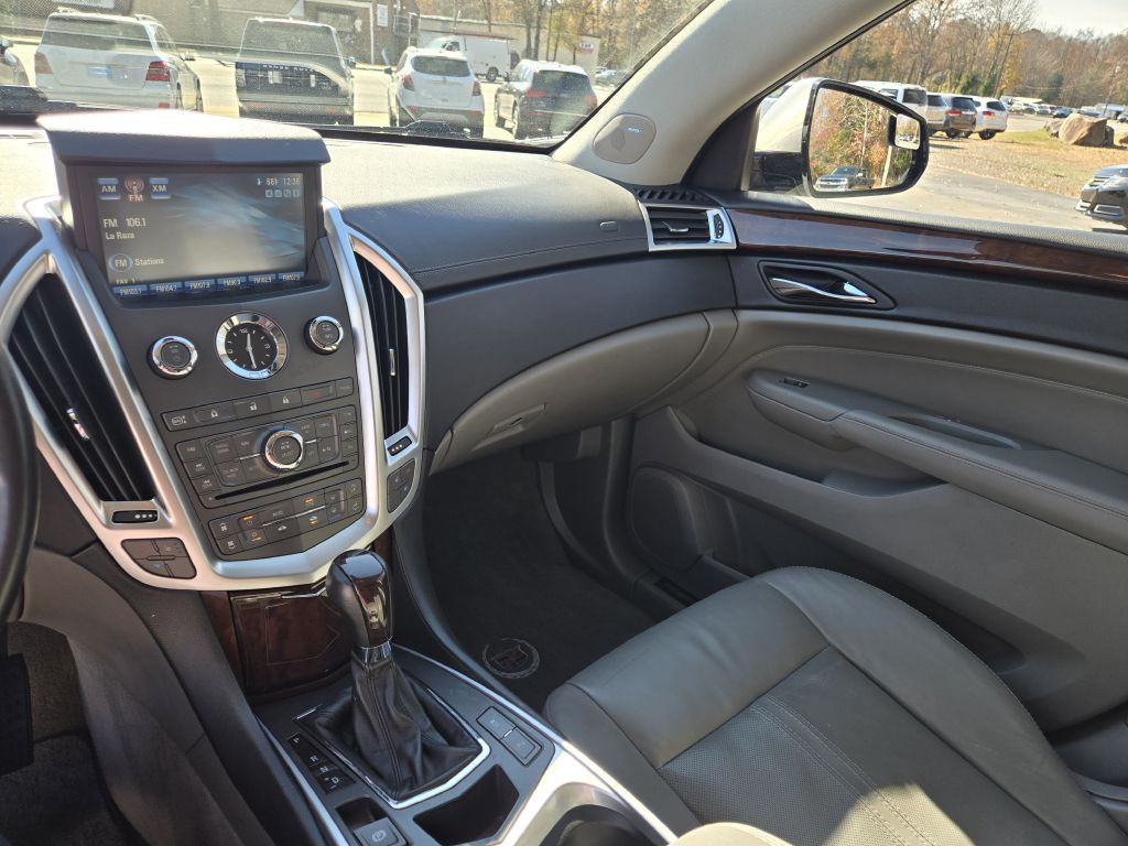 2011 Cadillac SRX Image 18