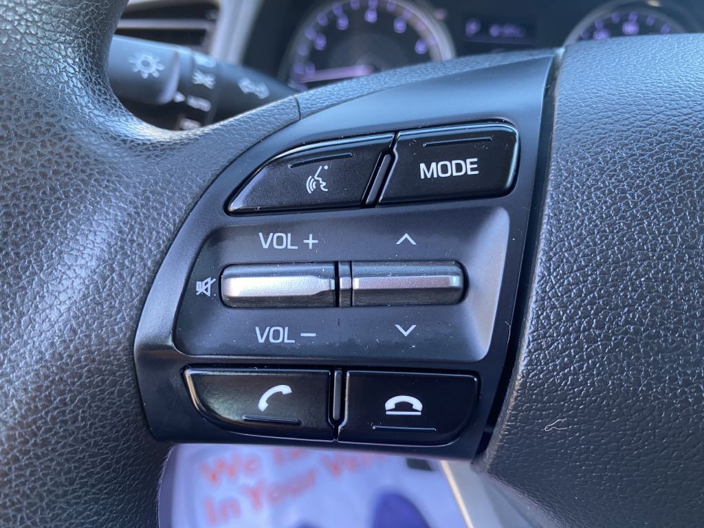 2020 Hyundai Elantra Image 15