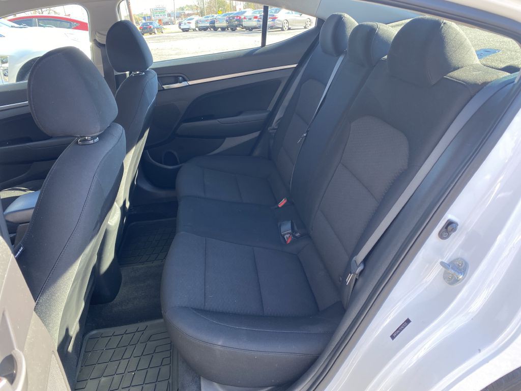 2020 Hyundai Elantra Image 17