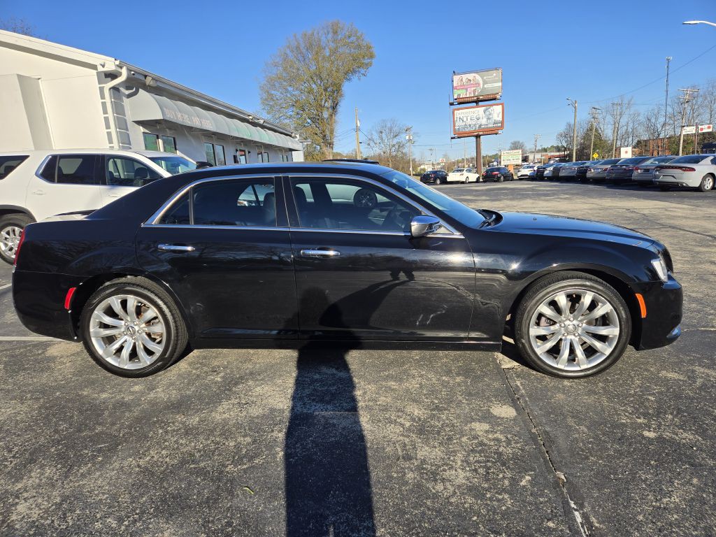 2019 Chrysler 300 Image 4