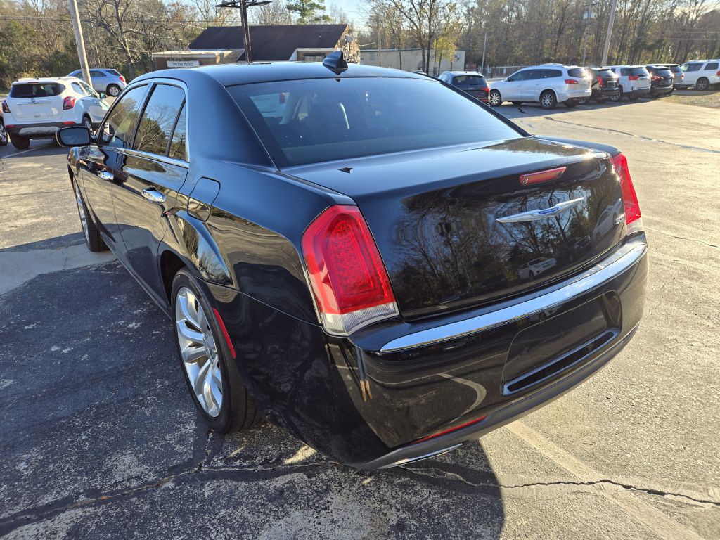 2019 Chrysler 300 Image 7
