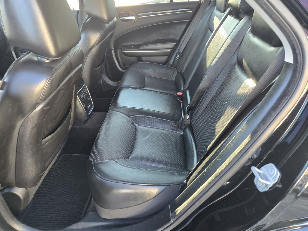 2019 Chrysler 300 Image 11