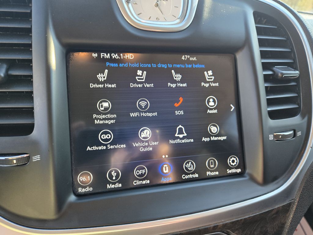 2019 Chrysler 300 Image 18