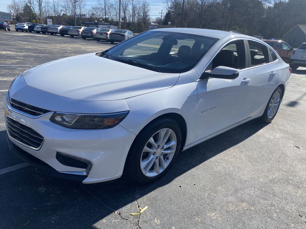 2016 Chevrolet Malibu Image 2