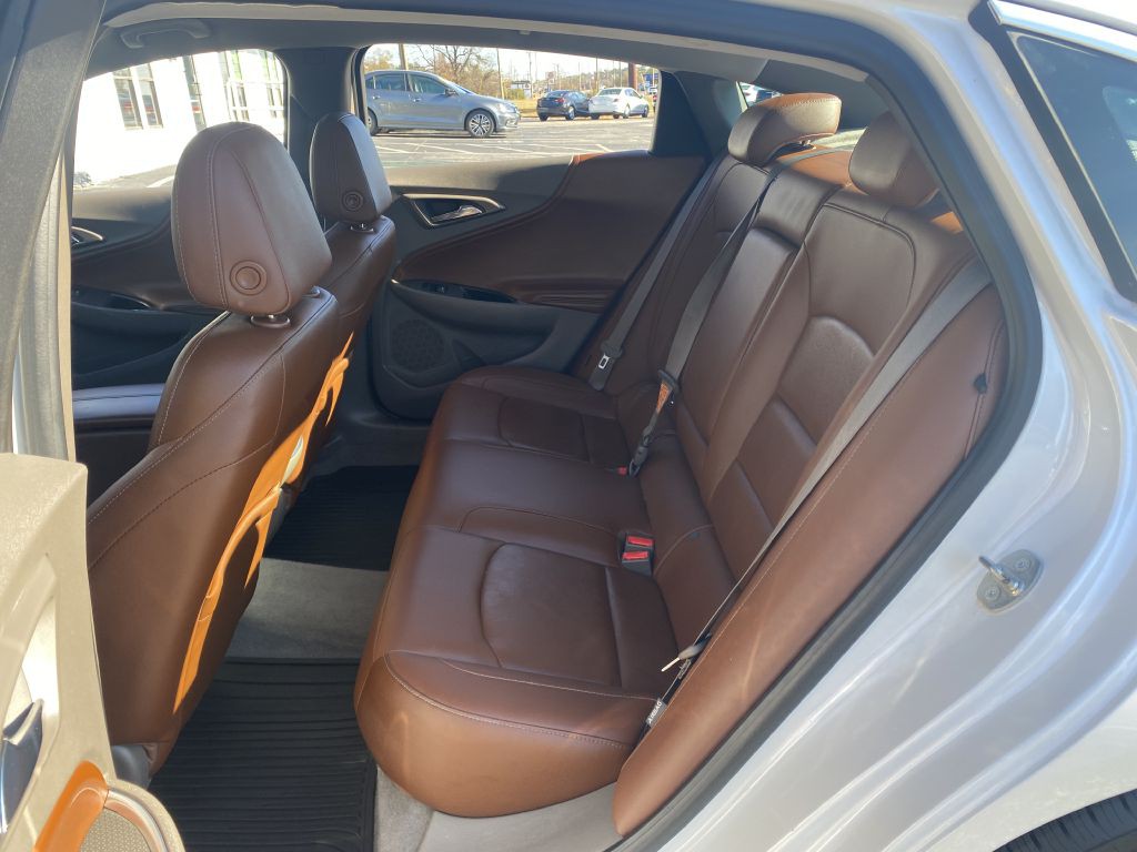 2016 Chevrolet Malibu Image 14