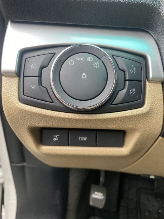 2016 Ford Explorer Image 15