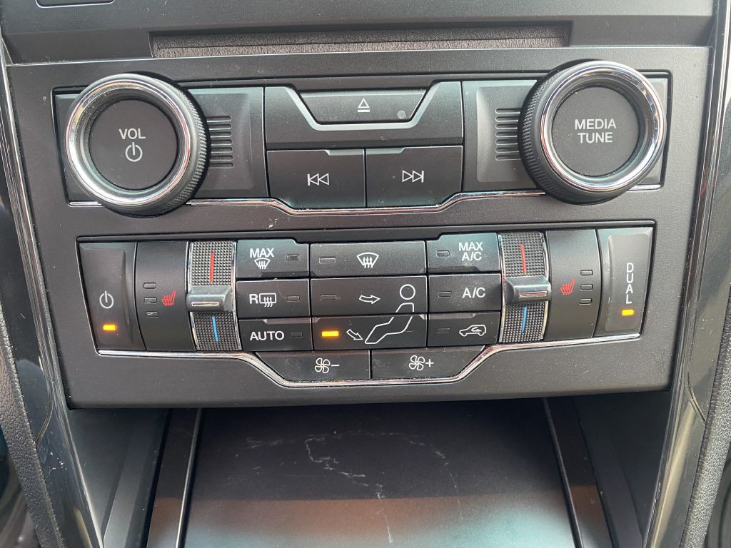 2016 Ford Explorer Image 23