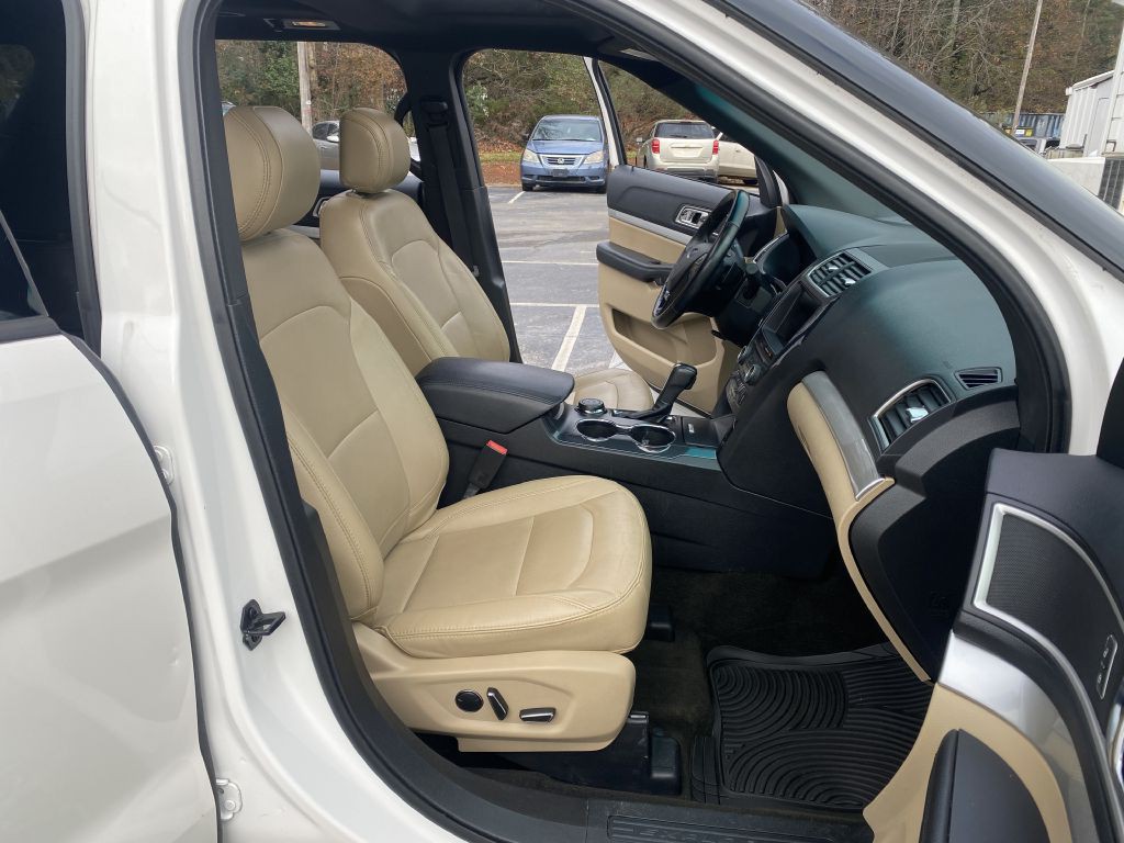 2016 Ford Explorer Image 32