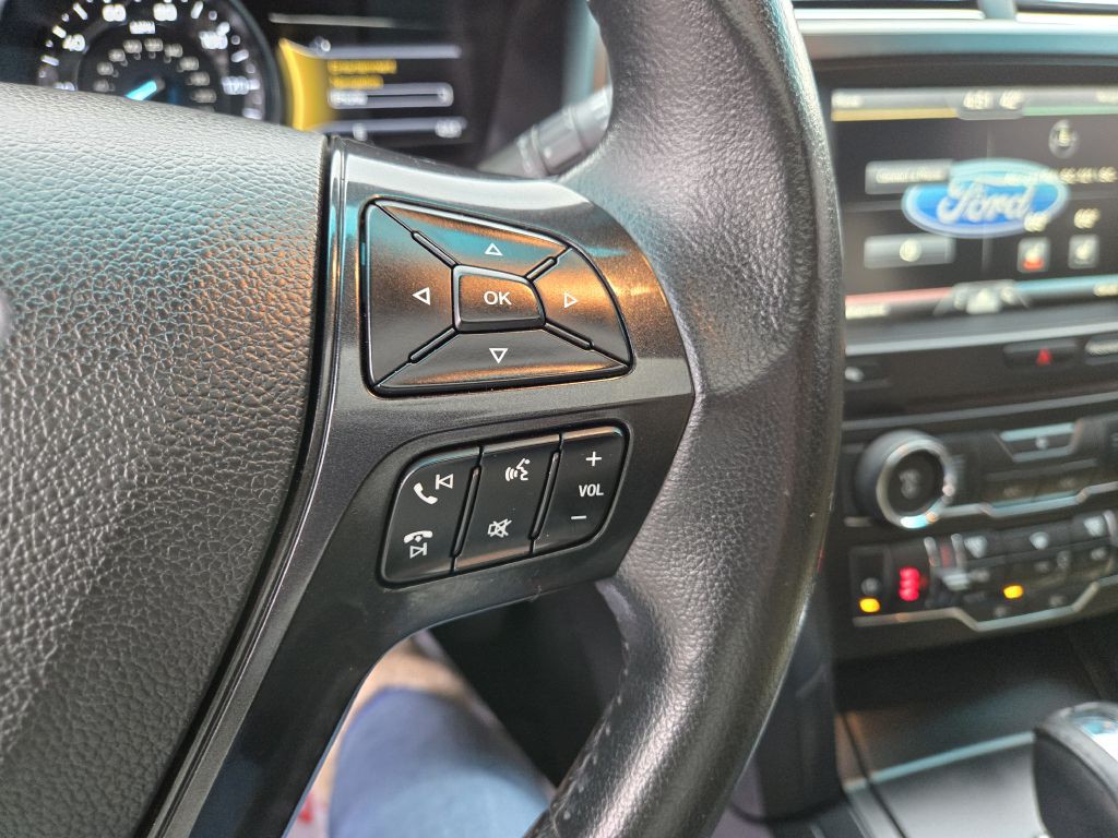 2016 Ford Explorer Image 21