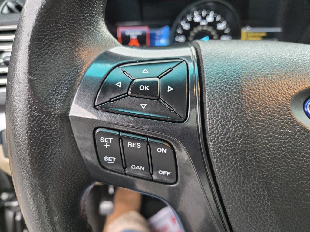 2016 Ford Explorer Image 22