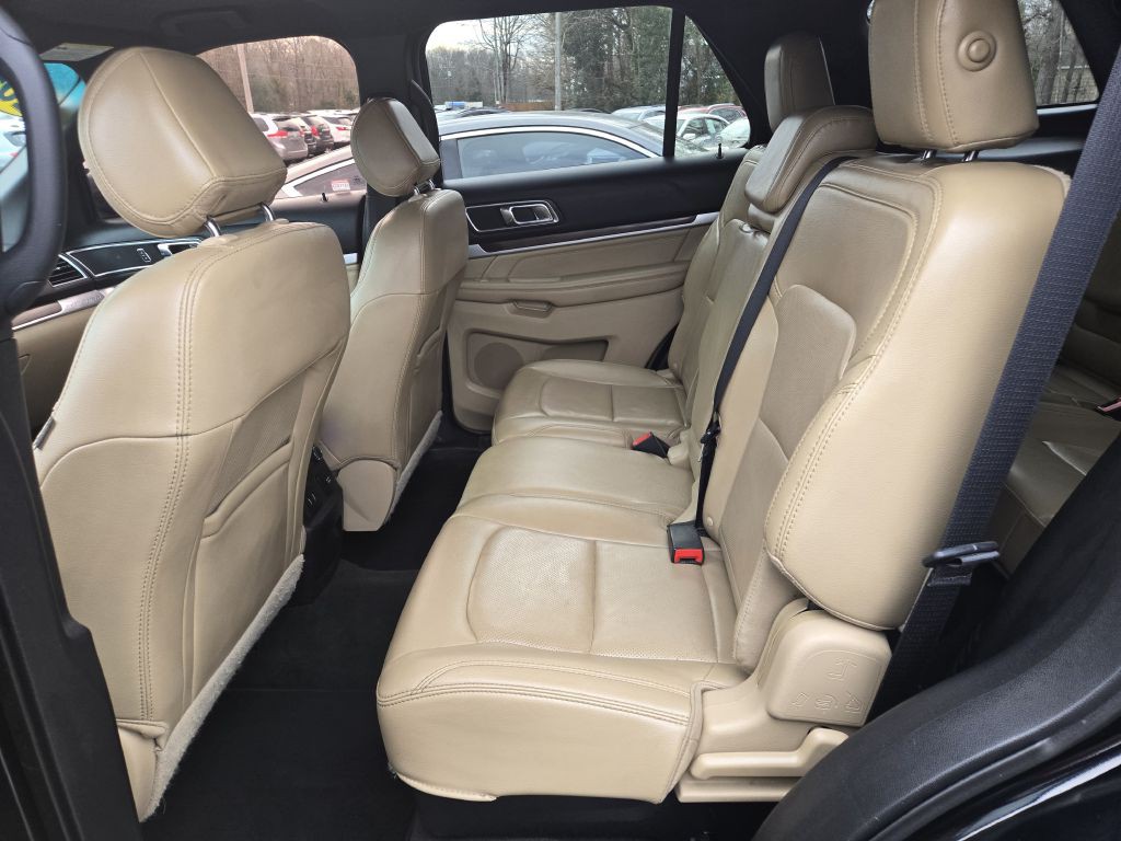 2017 Ford Explorer Image 12