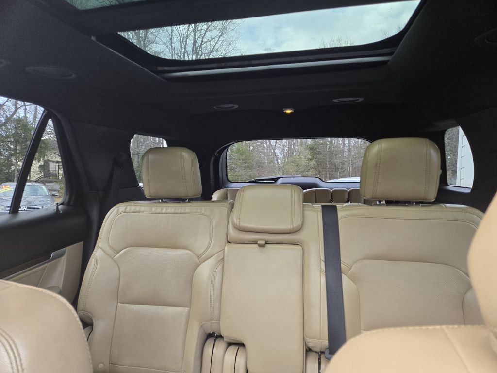 2017 Ford Explorer Image 16