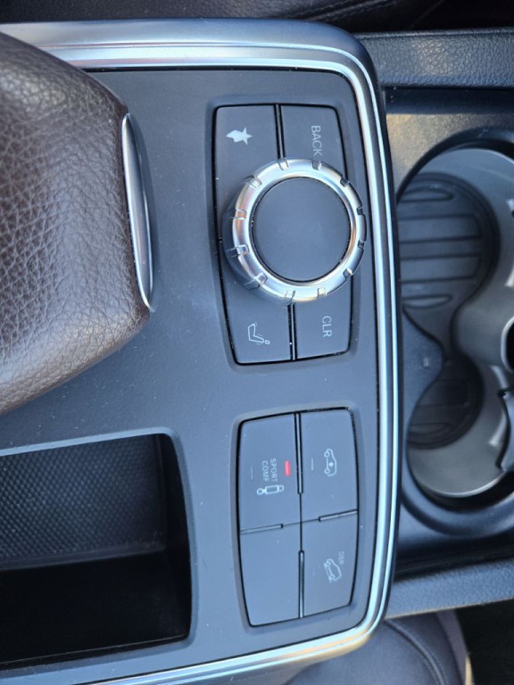 2015 Mercedes-Benz GL-Class Image 25