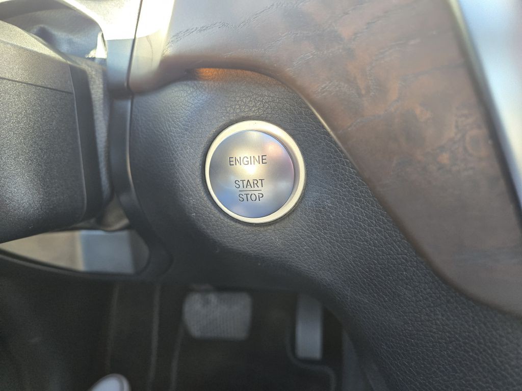 2015 Mercedes-Benz GL-Class Image 32