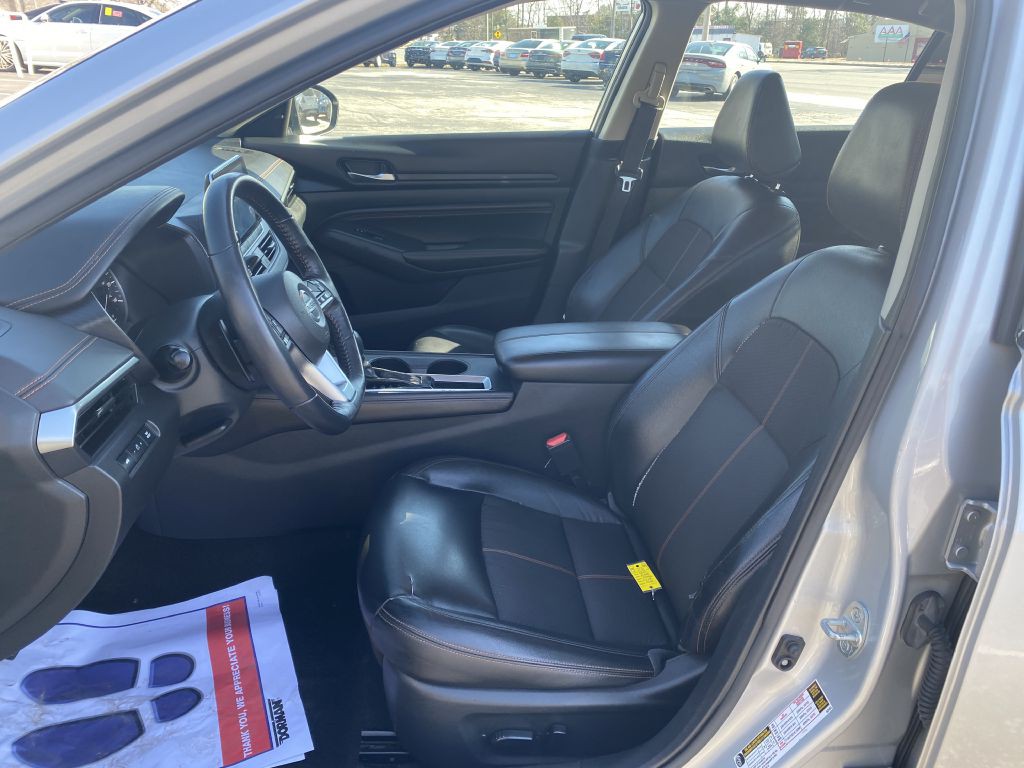2021 Nissan Altima Image 7
