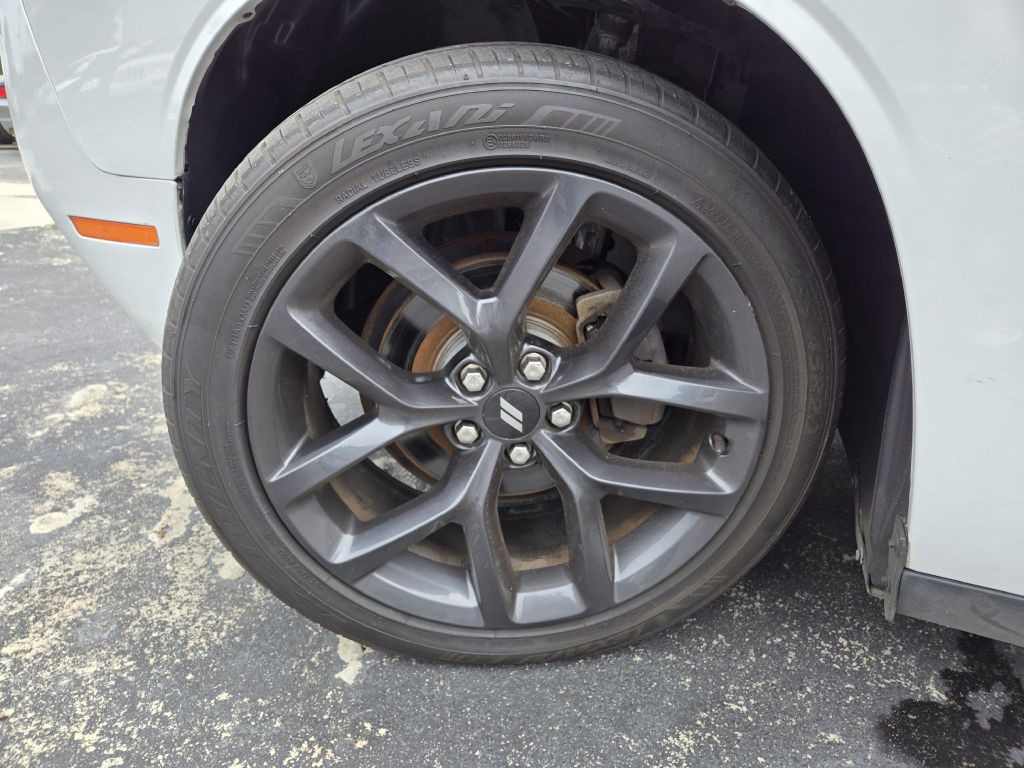 2019 Dodge Challenger Image 10