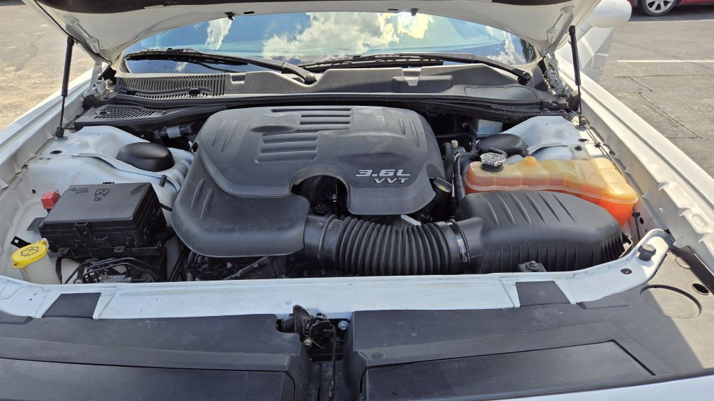 2019 Dodge Challenger Image 25