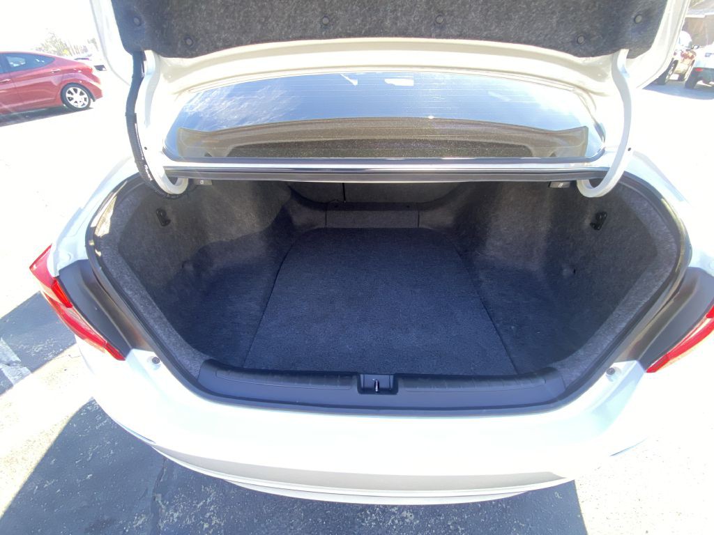 2020 Honda Accord Image 32