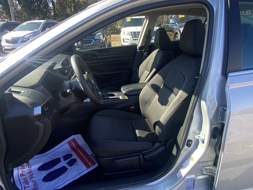 2024 Nissan Altima Image 5