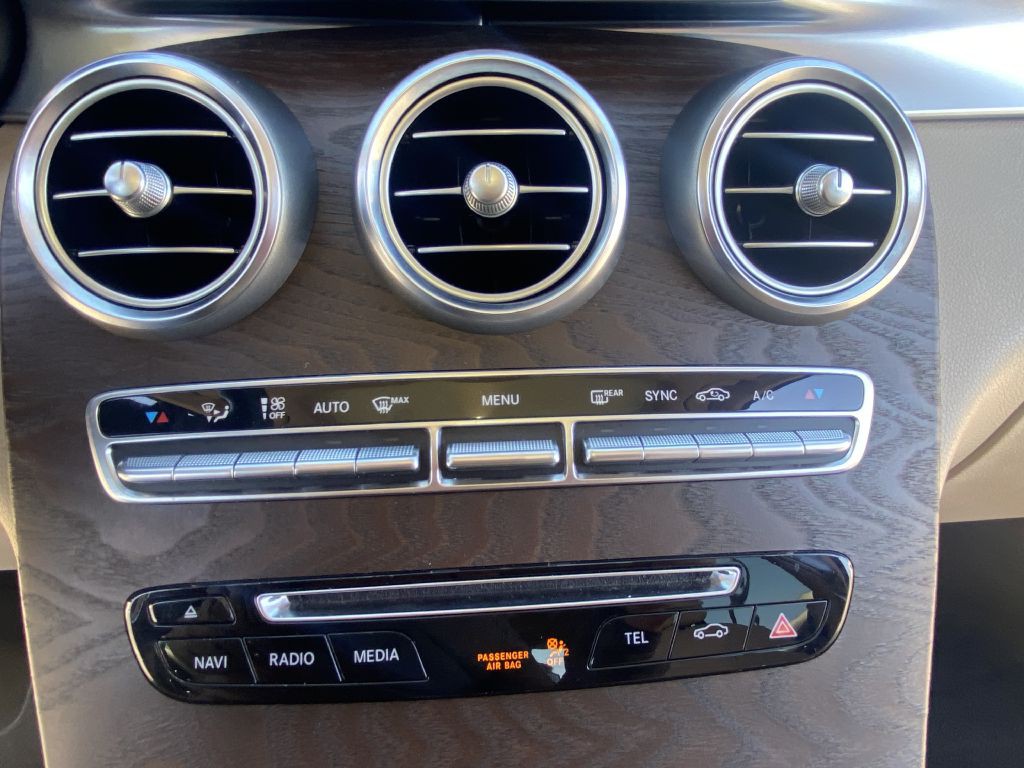 2019 Mercedes-Benz GLC-Class Image 24