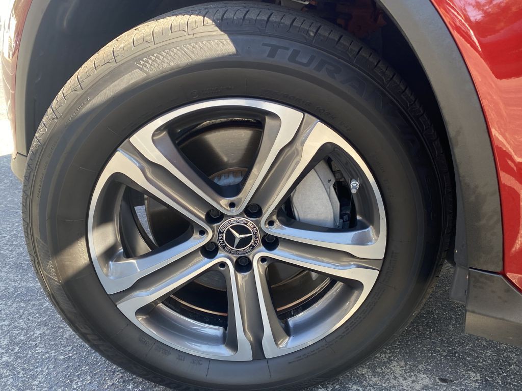 2019 Mercedes-Benz GLC-Class Image 32