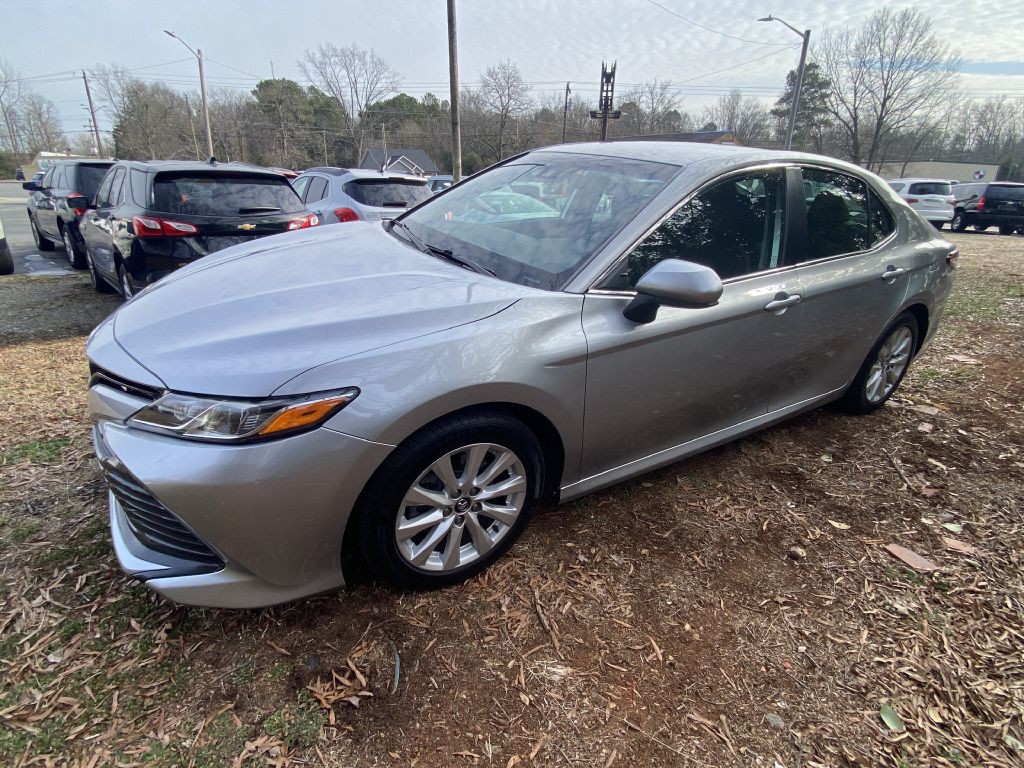 2019 Toyota Camry Image 2