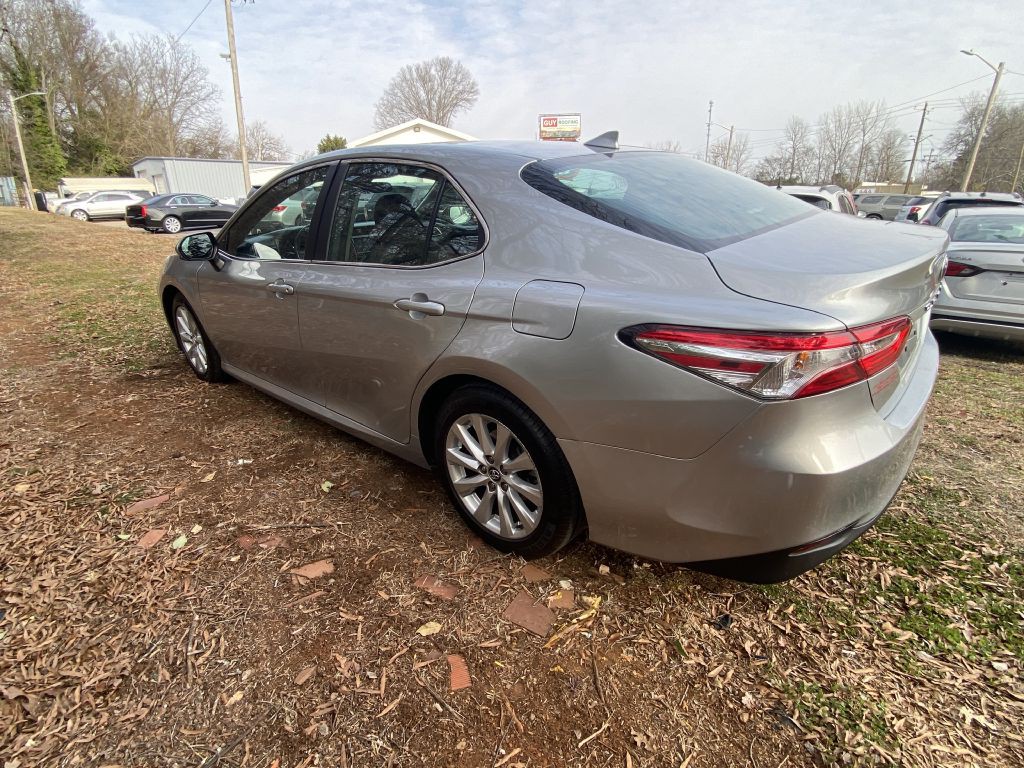 2019 Toyota Camry Image 3