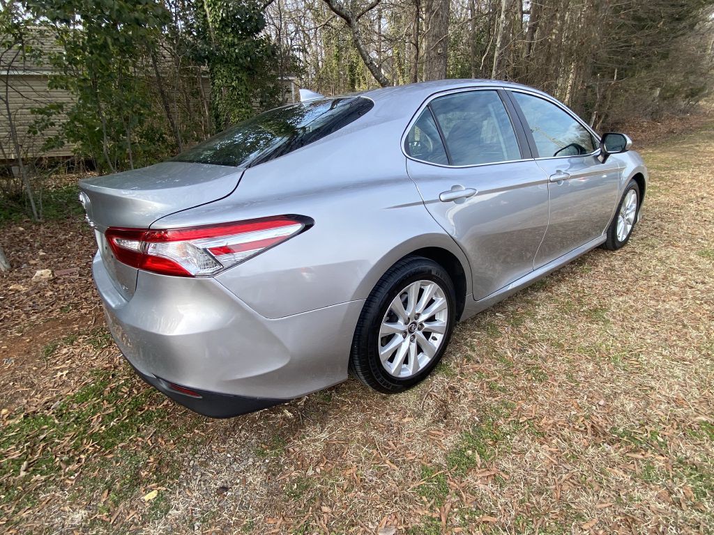 2019 Toyota Camry Image 4