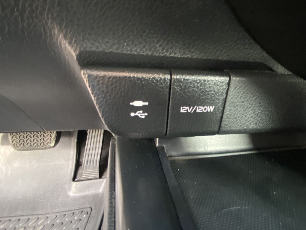 2019 Toyota Camry Image 17