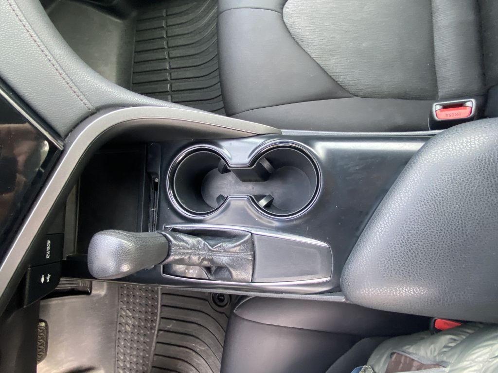 2019 Toyota Camry Image 18