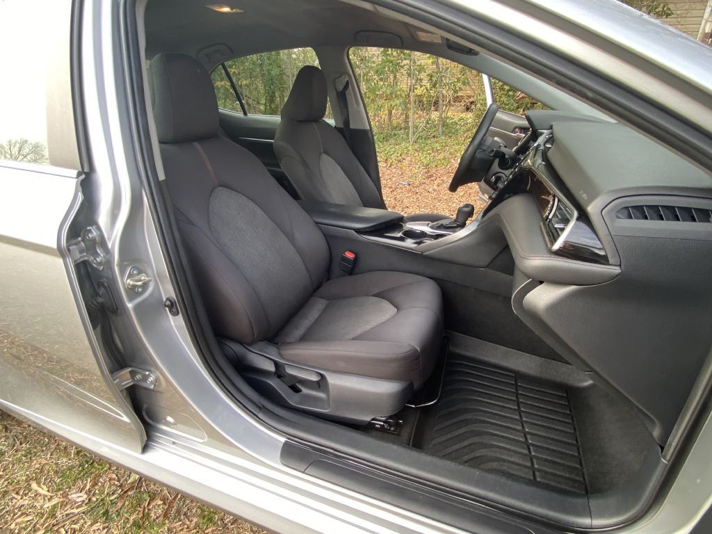 2019 Toyota Camry Image 20