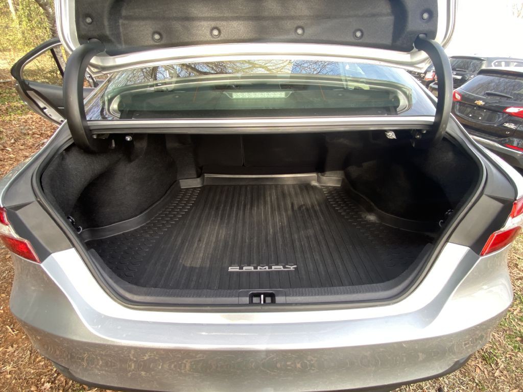 2019 Toyota Camry Image 25