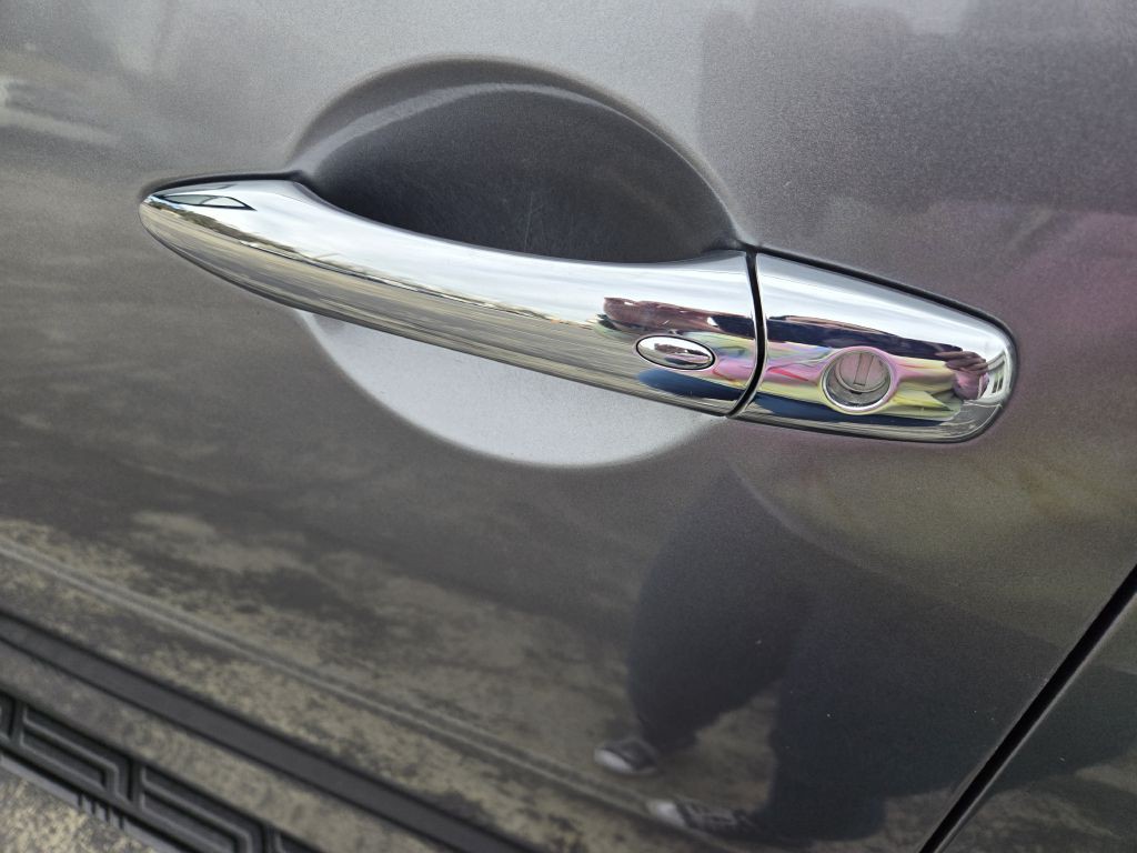 2019 Nissan Armada Image 9