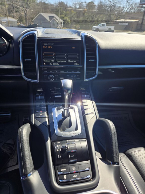 2012 Porsche Cayenne Image 21
