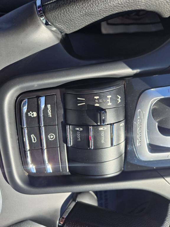 2012 Porsche Cayenne Image 22