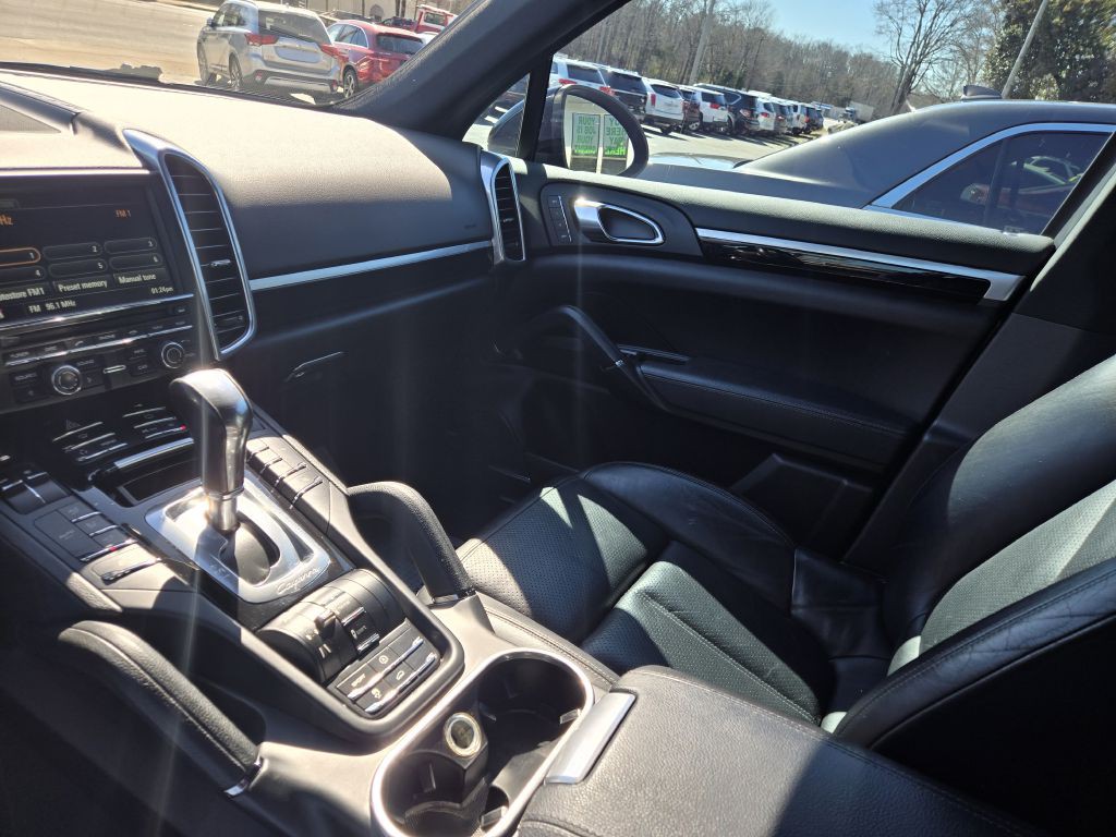 2012 Porsche Cayenne Image 25