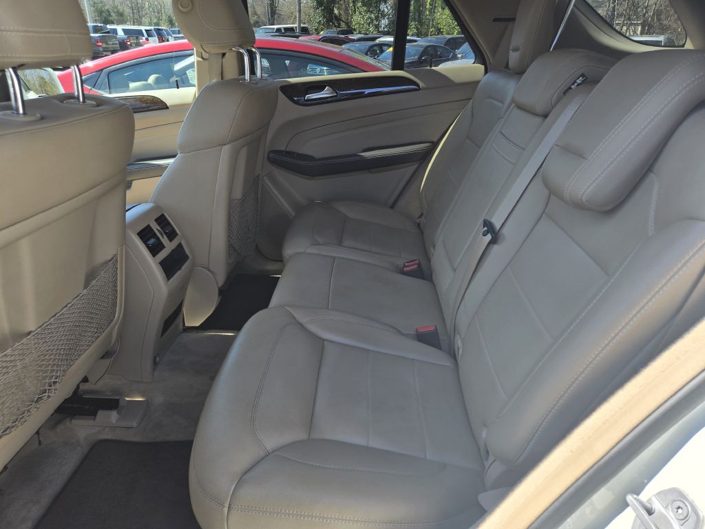 2012 Mercedes-Benz M-Class Image 15