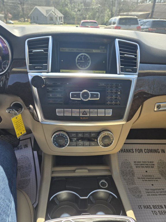 2012 Mercedes-Benz M-Class Image 21