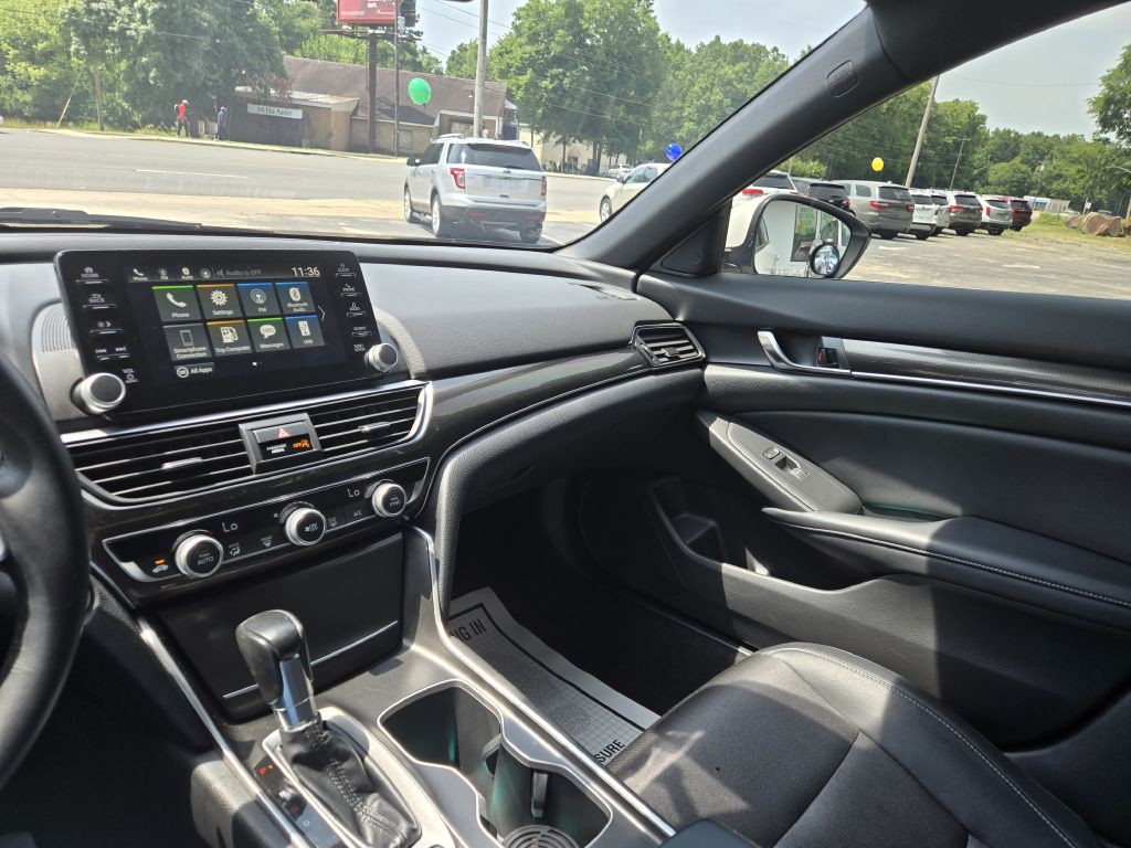 2018 Honda Accord Image 16