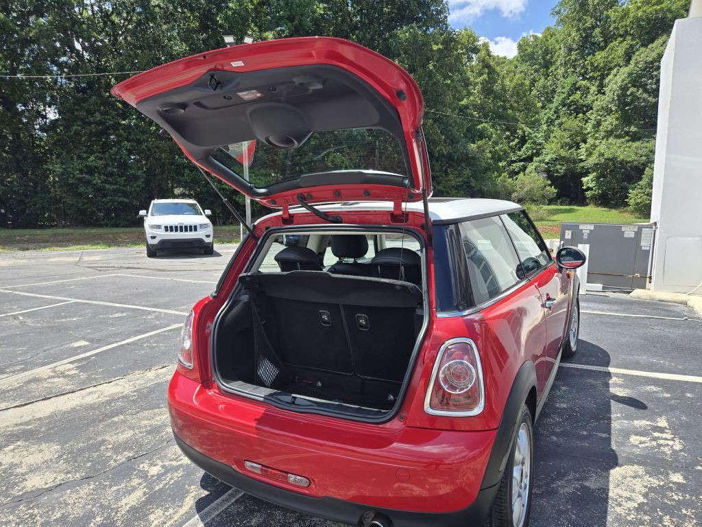 2013 MINI Cooper Image 6