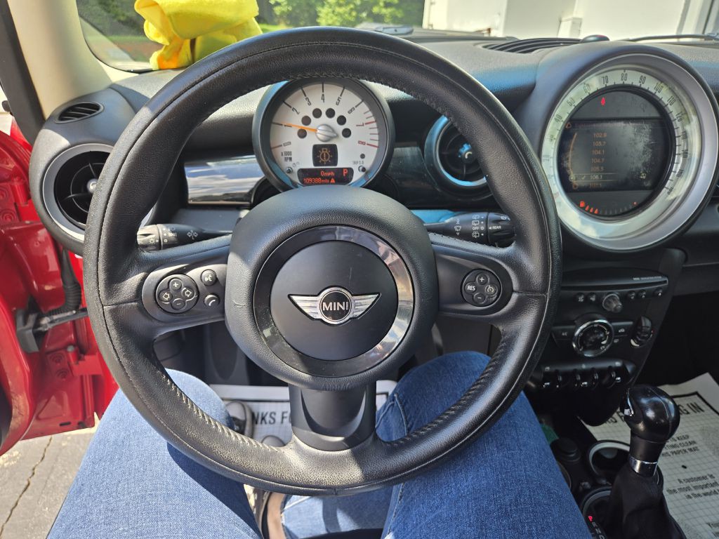 2013 MINI Cooper Image 10