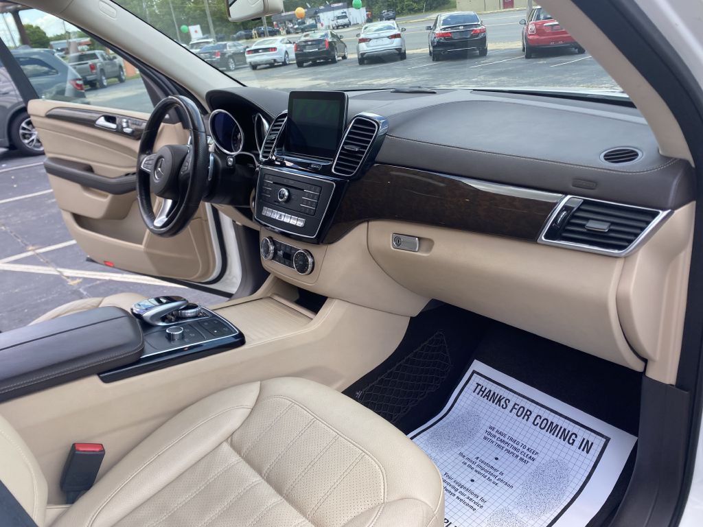 2017 Mercedes-Benz GLS-Class Image 12