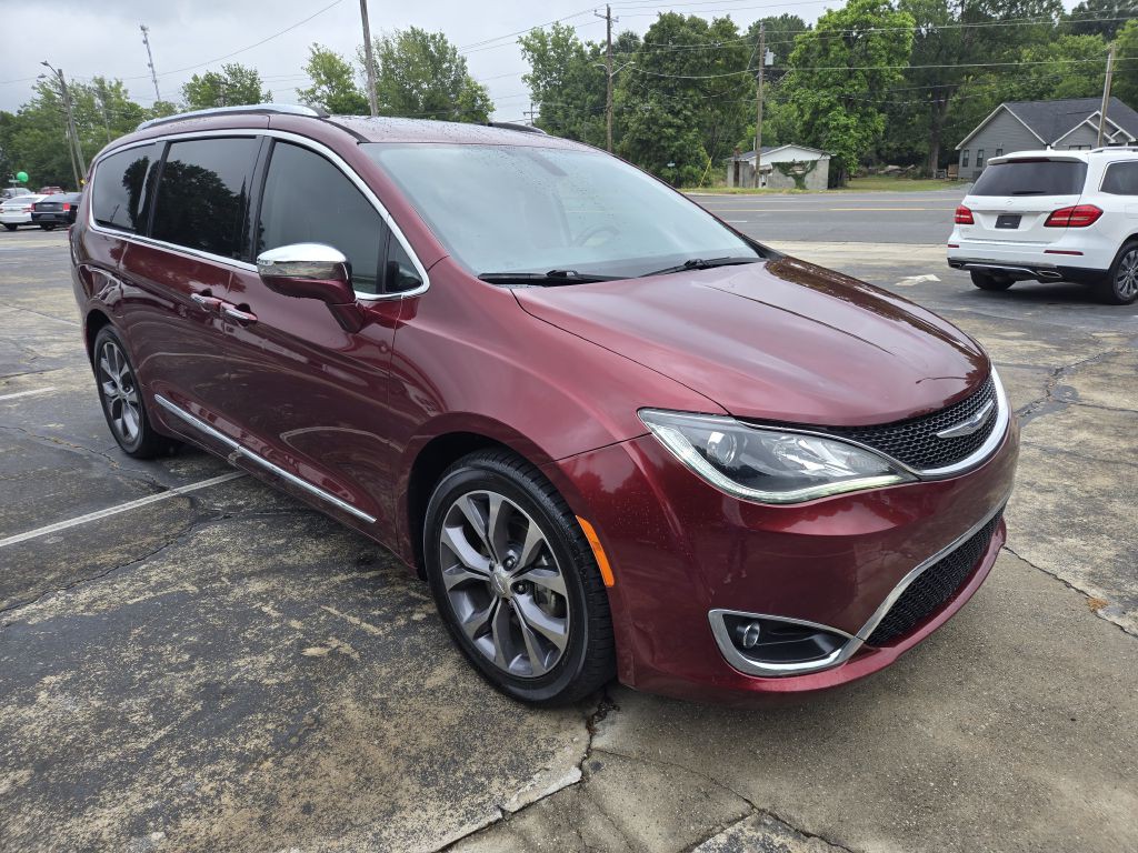 2017 Chrysler Pacifica Image 1