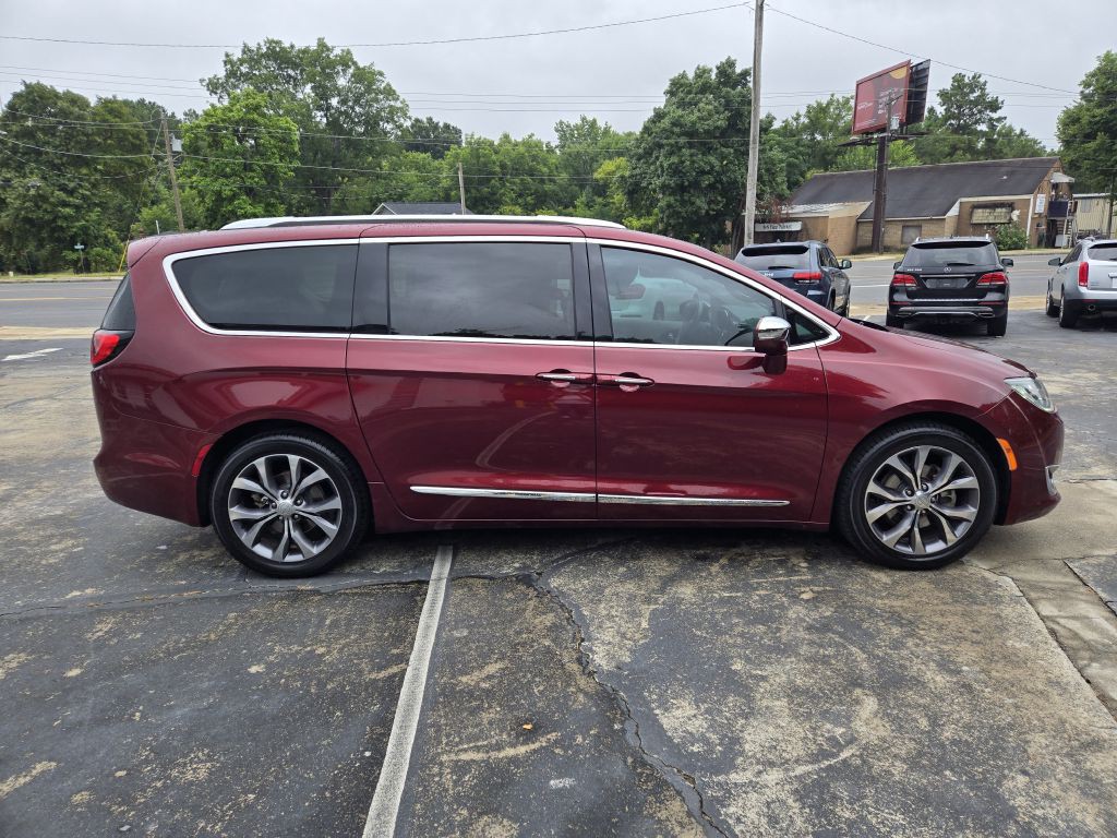 2017 Chrysler Pacifica Image 4