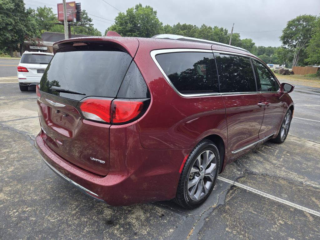2017 Chrysler Pacifica Image 6